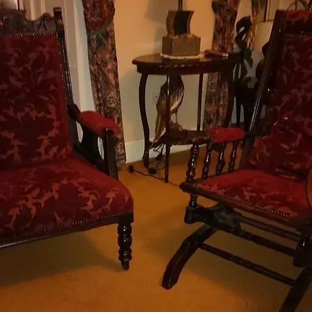 The Grand Bed and breakfast Ninemilehouse